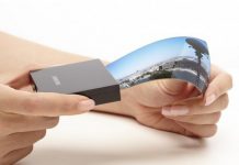 Samsung presenterà “presto” il suo primo smartphone pieghevole samsung display flessibile